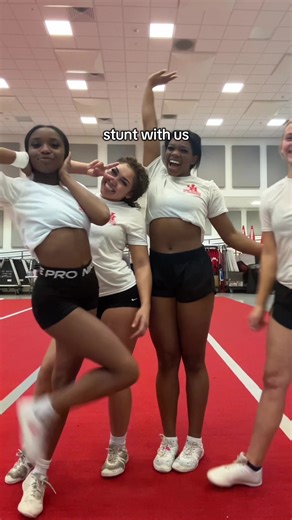 STUNT WITH US after a month of not stunting together. also I know I can’t straighten my arms nawttt tooo much @Kyira_kamili @Micaeladbrown @Hannah Kelly #cheer #stunts #cheerstunts #curlyhair
