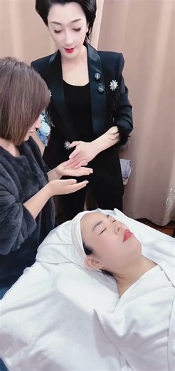 Facial care training for beginners, hands-on guidance! #BeautyIndustryTraining #FacialCare #Beauty