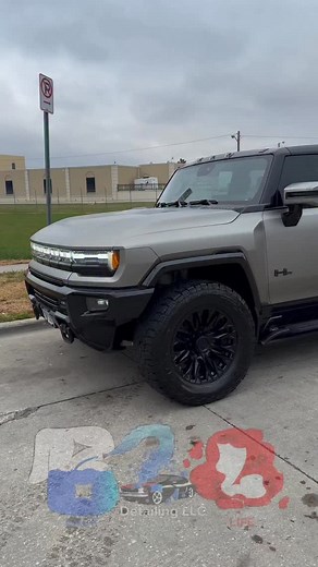 12 reactions | Show Floor Wash for this nice HUMMER EV  ⭐️⭐️⭐️⭐️⭐️  BOOK YOUR NEXT WASH WITH BACK 2 LIFE DETAILING  #hummers #back2life #reels #electriccar #electricvehicle #gmc | back2lifedetailing | Facebook