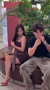 841K views · 13K reactions | em gái xinh thích ăn xúc xích #xuhuong | Hóng chuyện 247 | Facebook