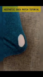 The Secret to Neat Stitching for Holes in Clothes & Socks How to sew a hole in the heel of a sock so it doesn't hurt. Creative hand-embroidered clothing patching techniques for beginners. Practical solutions for repairing holes in t-shirt fabric without using needles. cara memperbaiki celana atau kaos kaki sobek dengan teknik darning estetik tips hemat memperbaiki barang bekas menjadi baru dengan jahitan tangan kreatif Who knew repairing holes could be this satisfying? 😍 This simple darning tec