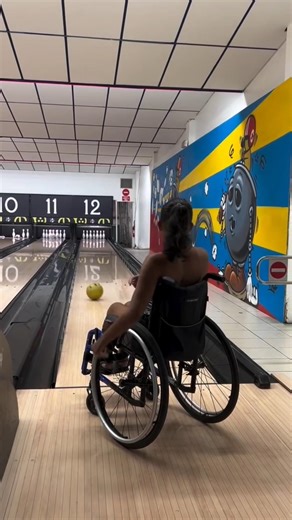 disable log bowling ball kaise khelte hain? 🤔⚾🏀