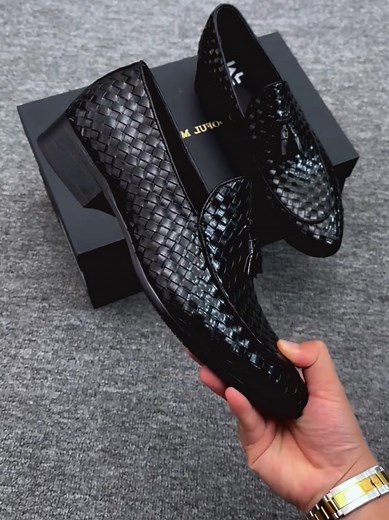 Stylish Leather Shoes for the Modern Gentleman