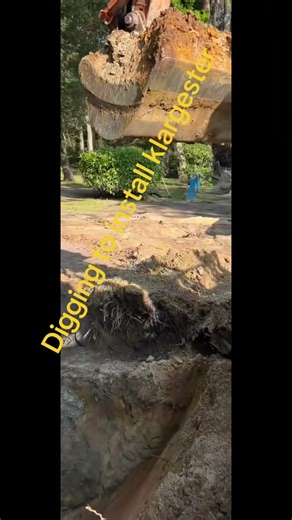 The 360 operator-digging to install klargester 👌