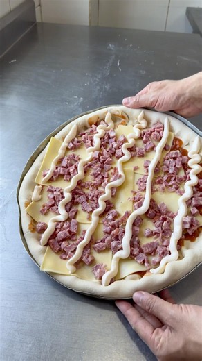 Pizza de bacon 🍕 👨‍🍳