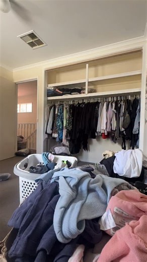 I swear the washing is never ending. 🧺 Is your household the same? #aussiemum #laundry #washing #clothes #neverending #household #chores #family | Chloe May Pike
