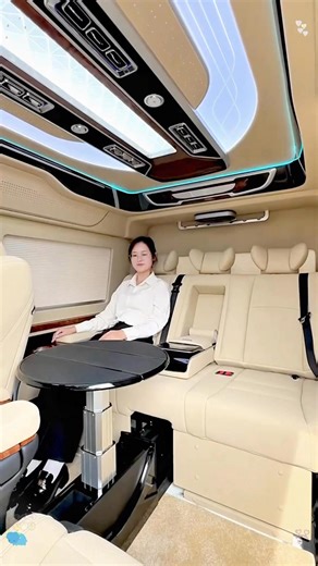 3M views · 30K reactions | Toyota Hiace 7-seater luxury business car RV version #Toyota Hiace 7-seater #luxury business car | Juzheng Auto（居正汽车） | Facebook