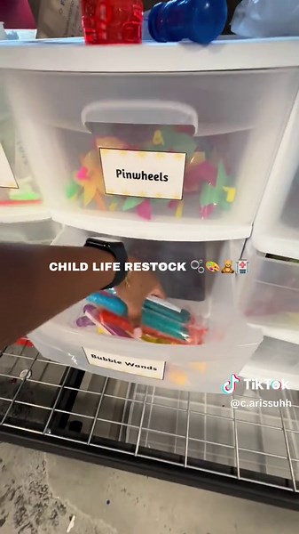 Choosing the Best Fidget Toy: Bubbles, Stress Balls, or Pop Its?