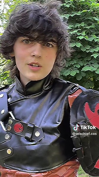 POV: Loki visits Berk ✨ #hiccuphaddock #hiccup #httyd #howtotrainyourdragon #toothless #loki #lokilaufeyson #hiccupcosplay #astridhofferson #httydliveaction #dreamworksboys #comfortcharacters #childhoodcrush #fyp