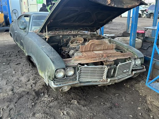 🚨🚨💥💥 We can’t save them all. Let’s take some guesses on the vehicle! Just arrived, will be going into the Golden Oldies for picking. Need any other parts? Give us a call at 416-286-8686 #standardautowreckers #autorecycling #autowreckers #partsdayevent #savebigonusedparts #standardautowreckers #gta #toronto #rareparts