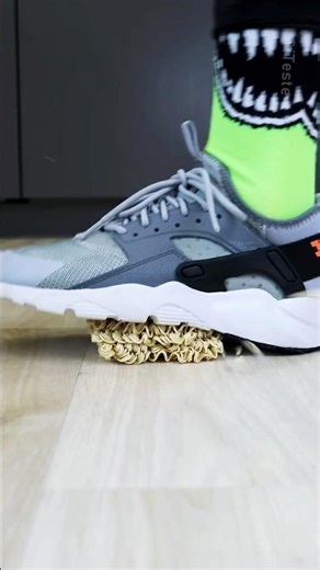 Sepatu Kels us Bigi Bermata👾🫤😵‍💫#chappal#shorts