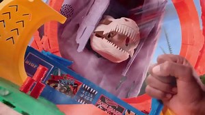 Hot Wheels Monster Trucks T-Rex Volcano Arena TV Spot, 'Mysterious Surprises'