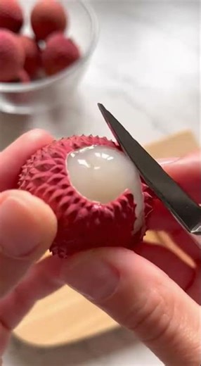 Peeling This Lychee Feels Like Opening Another Dimension