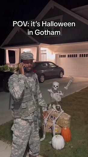 THIS IS HALLOWEEN! THIS IS JUSTICE!🤬 #batman #halloween #batmanmemes | batman