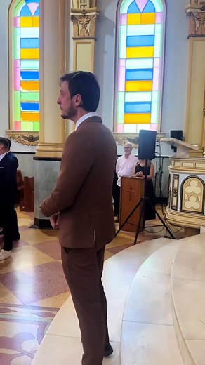 7.8K views · 836 reactions | Quando o amor fala com um simples gesto…  Agora eu sei que é real..️ Deixe seu momento inesquecível com ✨ Musical Otone  (34) 98875-4146 #CasamentoDosSonhos #MusicalOtone #AmorEmCadaNota #TrilhaDoAmor** | Musical Otone | Facebook