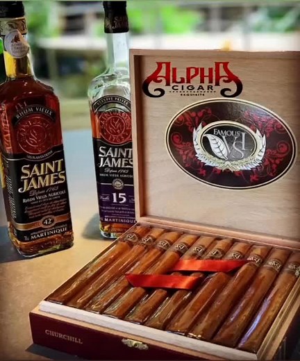 #alpha_cigar #cigarlifetimelifestyle #bossmoves2022 #cigartiktok #carri #smokeinstyle #greattimewithfriends #enjoying #rhumsaintjames #greatmoment #sxmlifestyle #sxmlifestyle🏝