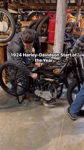 Can He Start a 1924 Harley-Davidson? It’s not easy! | CycleDrag