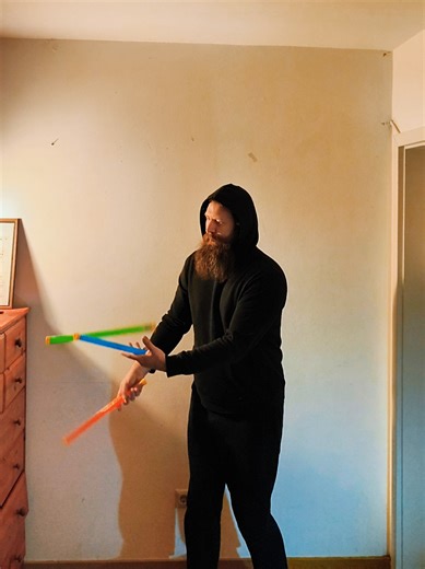 simple pattern for easy noise output #juggling