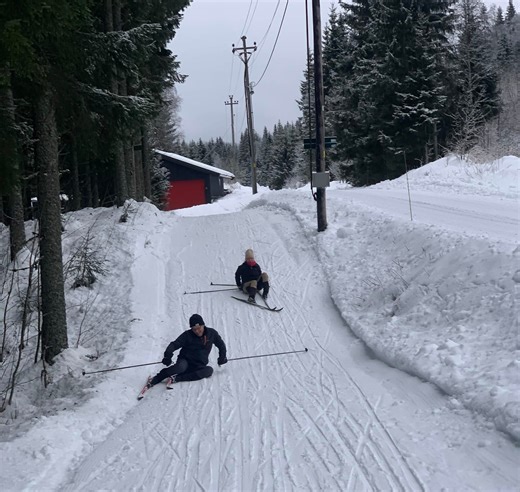 Svenske skiamatører i Nordmarka går verden over. – Det beste for alle at vi ploger