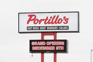 Portillo's opens in Springfield, IL