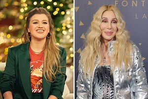 Kelly Clarkson Mastered This Festive Cher-Approved "DJ Play a Christmas Song" Cover