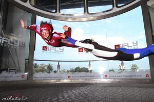 新加坡》iFly跳傘體驗 亞洲最大的室內跳傘館 飄在空中好好玩且超安全 - 冰蹦拉ICEBONLA