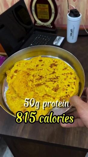 Anuj Sharma /fitness coach on Instagram: "High Protein Paneer Besan Chilla Weight gain aur muscle gain ke liye ekdum perfect 50g Protein | 815 Calories Tried & Tested main khud pichle 1 saal se khata aa raha hu Recipe 100g Besan 100g Paneer Masale + Thoda Pani (smooth batter) Light oil me chilla bana lo 300ml Dahi ke sath enjoy karo"