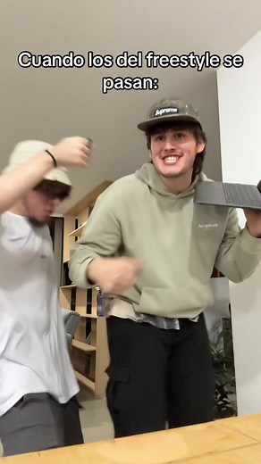 Rapsito Freestyle: Comedia y Humor en Weasley Engine