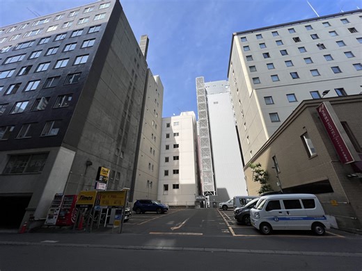 B’z「juice」ミュージックビデオ撮影地（札幌市中央区：タイムズ北2西2第2）