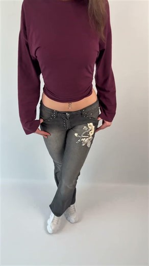 You need these Y2K Pants – Drop coming sonn ✅Link in bio ⬇️#vintagestyle #y2kfashion