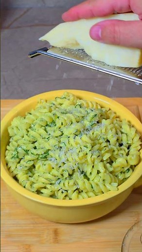 Authentic homemade pesto pasta 🌿🍝