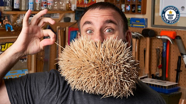 A barba de palitos de Joel Strasser, que bateu o recorde