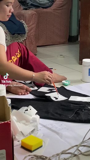 162K views · 10K reactions | Hand painted pants | Gthing Boutique | Facebook