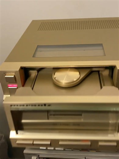 Discover the Marantz CD-73: A 1983 Retro Tech Gem