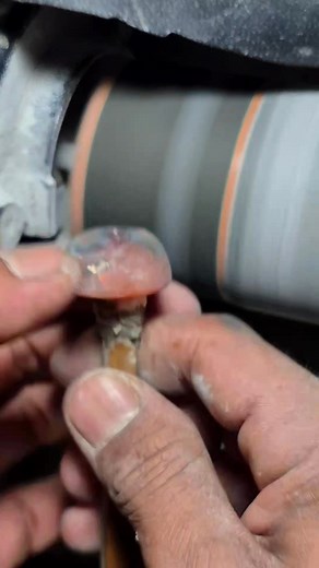 Only ordinary artwork from local agate craftsmen #gemstone #curving #jade #fosil #jewelry #gemstone #gems #amethyst #mineral #agatecollector #agate #art #fblifestyle | Supra Afrianto