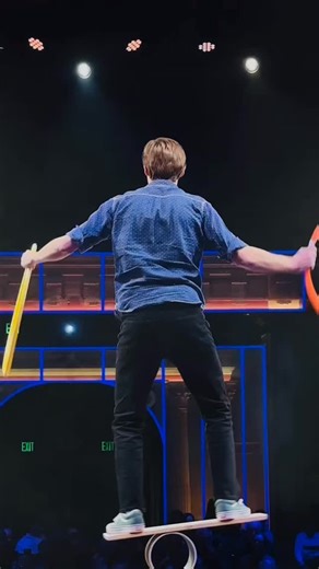 Home for the Holidays at Dear San Francisco has brought us a series of guest performers from the Bay and beyond. Last night we had the pleasure of welcoming a circus performer and actor from TV and Film, the legendary Maxwell Jenkins. Born and raised in Chicago to circus parents he started performing at the age of 3 in Midnight Circus. You may recognize him from the @netflix Series Lost in Space as Will Robinson. It was a true joy to have him perform with us! #DearSanFrancisco by @the7fingers @m