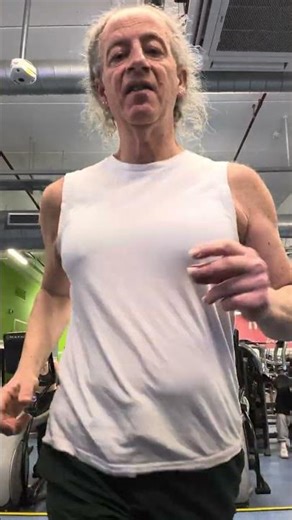 A top to stop bouncing