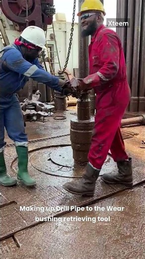 Making up Drill Pipe to the Wear Bushing Retrieving Tool#drillingoperations#WearBushing