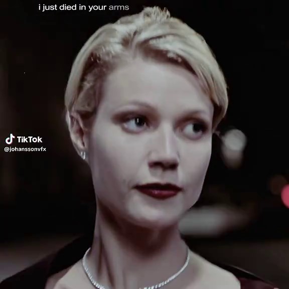Gwyneth Paltrow collarbone moment | A Perfect Murder clip
