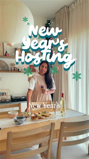 Trishia Santhus on Instagram: "Golden paneer, creamy mushrooms, honey/parsley butter, toasted bread, and cherries dipped in chocolate. This New Year brunch spread came together with @hatsunofficial paneer, butter and fresh cream 🥳 Cant wait to share more tablescapes and brunch spreads with y’all ♥️ #newyearparty #newyearbrunch #hatsunpaneer #hatsunbutter #hatsunfreshcream"