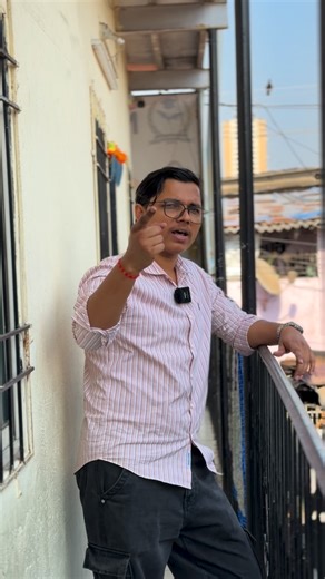 Hemant Tiwari on Instagram: "Santa bhi NIE ka supporter nikla 😂 | Class 12 Full Chapter Surprise Santa se gift manga tha… par gift me mil gaya Class 12 ka complete syllabus 😭📖 Bacche ki innocent wish aur Santa ka unexpected surprise 😂 yeh video har student ke dil ko touch karega ❤️ New Indian Era (NIE) me padhai sirf books tak nahi, fun, creativity aur reality ke saath hoti hai 💡🔥 Video end tak zaroor dekho, aur comment me batao — tum Santa se kya gift mangte? 🎁😄 #SantaClaus #12thSyllabu