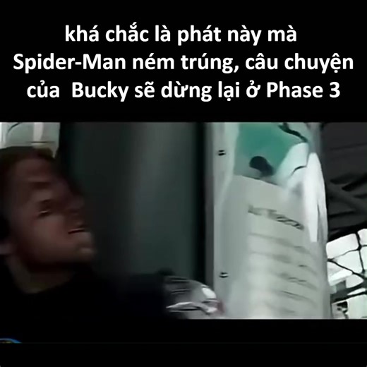 T thấy những cảnh ngắn ngủi trong 'Captain America: Civil War' mô tả được rất rõ Spider-Man. Đây là lần đầu tiên Spider-Man xuất hiện trong MCU nhưng không hề bị làm qua loa chút nào. Từ tính cách, sức mạnh, năng lực chiến đấu và trí thông minh đều được thể hiện tốt: trẻ con nói nhiều thích đùa cợt, đỡ được thùng container, 1 vs 2 với Bucky và Sam, đối phó với Giant Man... | Marvel Việt Nam