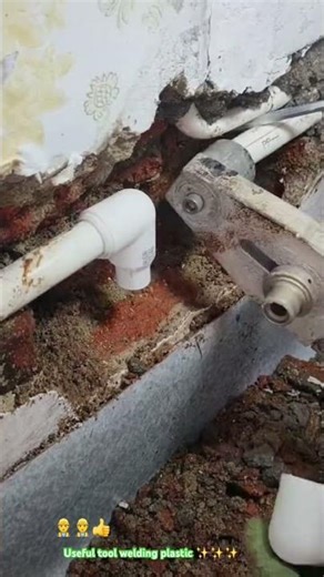 Simple tool fixing broken water pipe