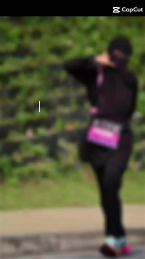 🏃‍♂️ Kelantan International Marathon 2026 kembali lagi! 🏃‍♀️🌍 Satu pengalaman larian bertaraf antarabangsa di jantung bandar Kota Bharu yang penuh dengan budaya, semangat dan keindahan negeri Kelantan. Kelantan International Ride & Run 2026 📅 26 & 27 Jun 2026 📍 Stadium Sultan Muhammad IV 🏁 Kategori Larian 42.195KM • 21.1KM • 10KM • 5KM • 3KM • 400M Kids Run Tak kira anda seorang elite runner, beginner, atau sekadar nak lari bersama keluarga — Kelantan International Marathon 2026 ada katego