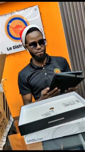 Siw nan Lakou PÒTOPRENS ou Bezwen yon Bon Telefon, Laptop, Tablèt, « Le Distributeur » se Referans lan 509 4444 5441 / 3351 9020 97, Rue Panamericaine, Petion-Ville, Complexe Harry's (kole otèl Oasis la) _ Rez-de-Chaussée, Suite 1-3. | Medianou