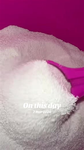 Love a box of vanish stain remover powder 😮‍💨 #cleantok #powderplay #asmrsounds #laundrytok #laundry