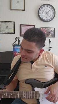 Humming with my electric left-handed guitar bass! #subscribe #explore