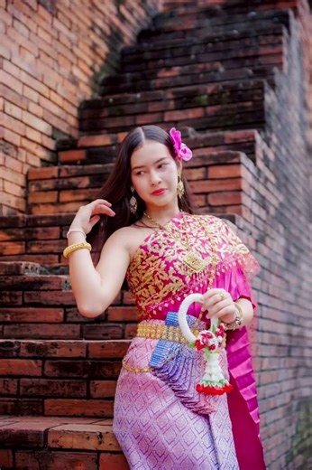 Wearing Thai x Professional photographer📸✨