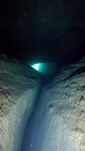 POV: cave diving through a gap that was way too tight I almost got stuck. #survival #extreme#danger