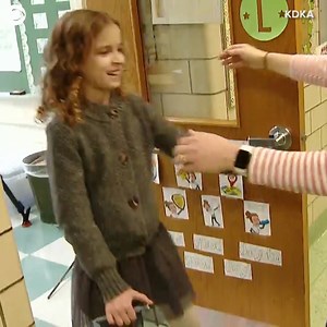 108K views · 99 reactions | SPECIAL GOODBYE AFTER CLASS | A teacher at a school in Pennsylvania is trying to brighten her students day. Take a look the heartwarming way shes is making a personal connection with her class. | News 6 WKMG / ClickOrlando | Facebook